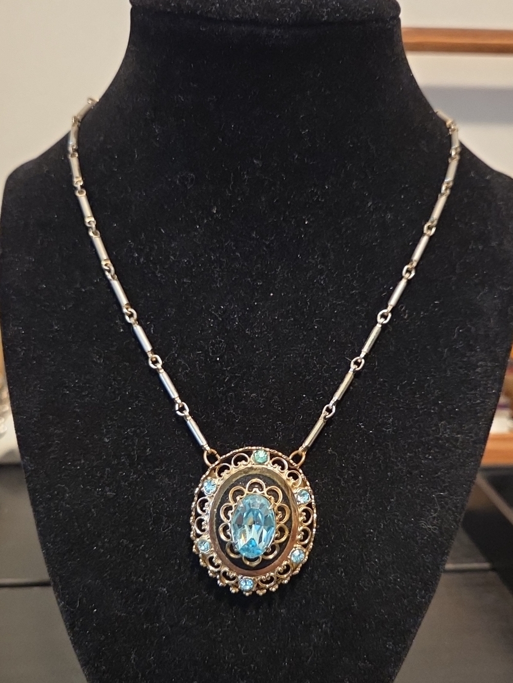 Vintage Coro Blue Crystal Pendant Necklace - Elegant Women's Jewelry